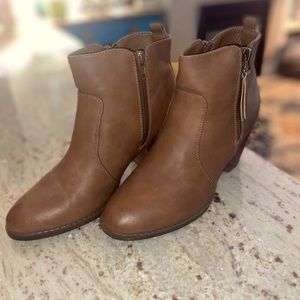 Brown DLG heeled boots